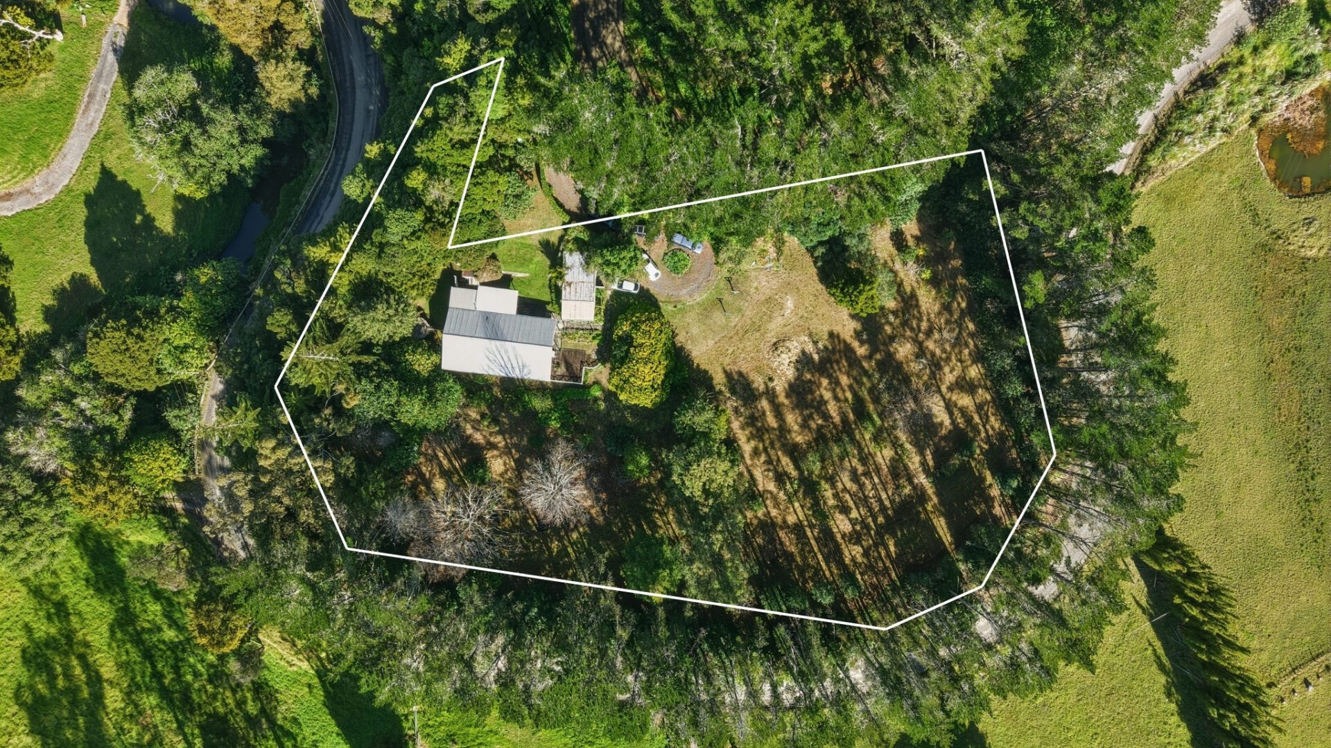 208448684__1783308360-66701-1040FisherRileyRoadKaingaroa002