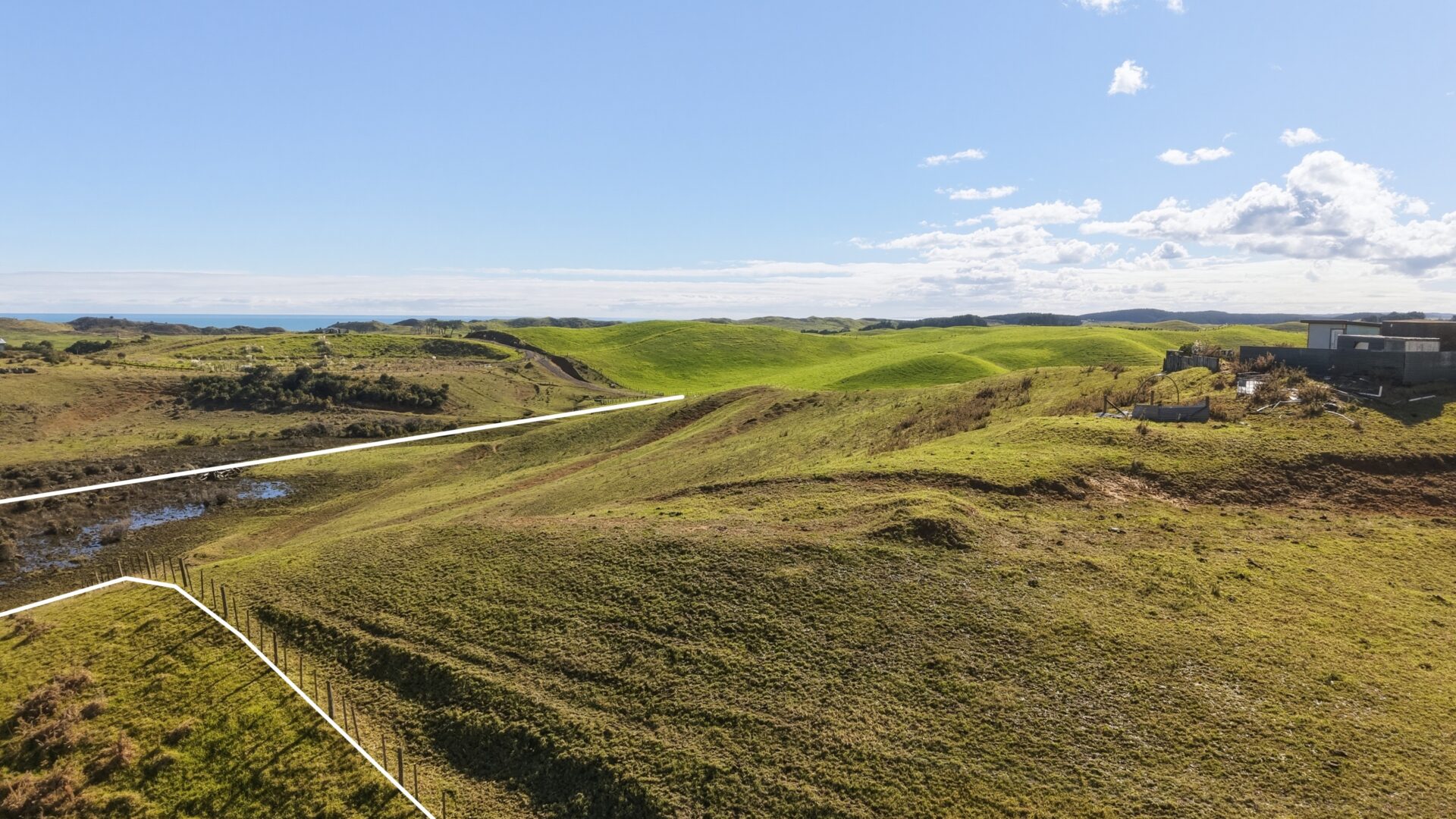 212717226__1785729621-87890-931SandhillsRoadAhipara008