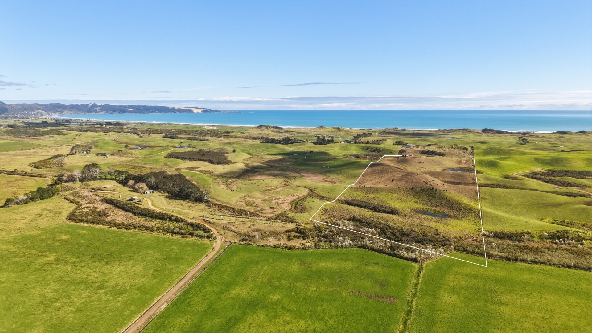 212717271__1785729630-87700-931SandhillsRoadAhipara014