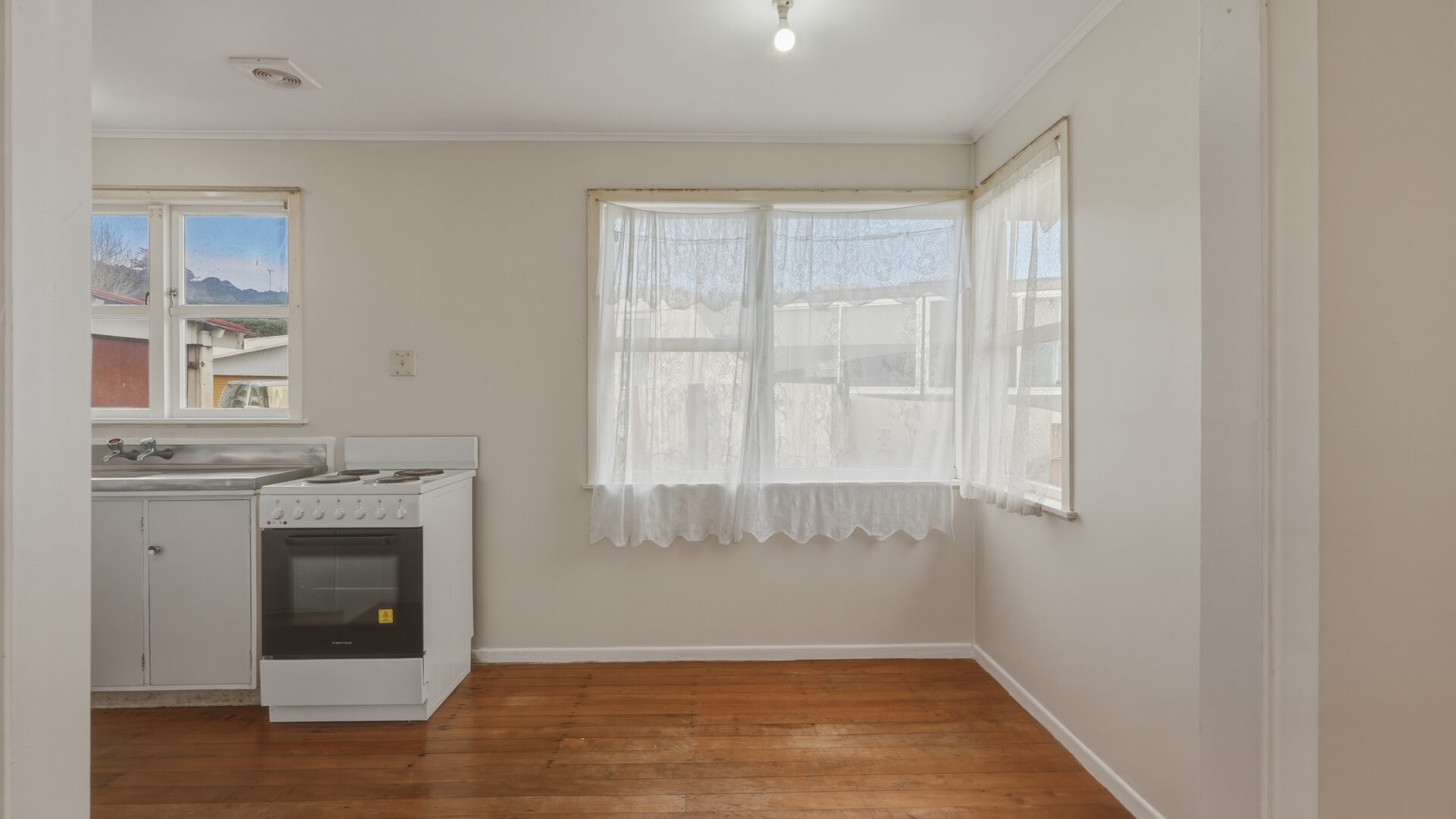212732193__1785733100-97912-5DunnStreetKaitaia011