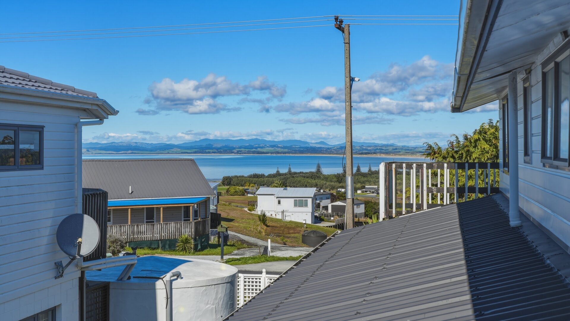 213941151__1786400391-14732-1501InlandRoadKarikariPeninsula032