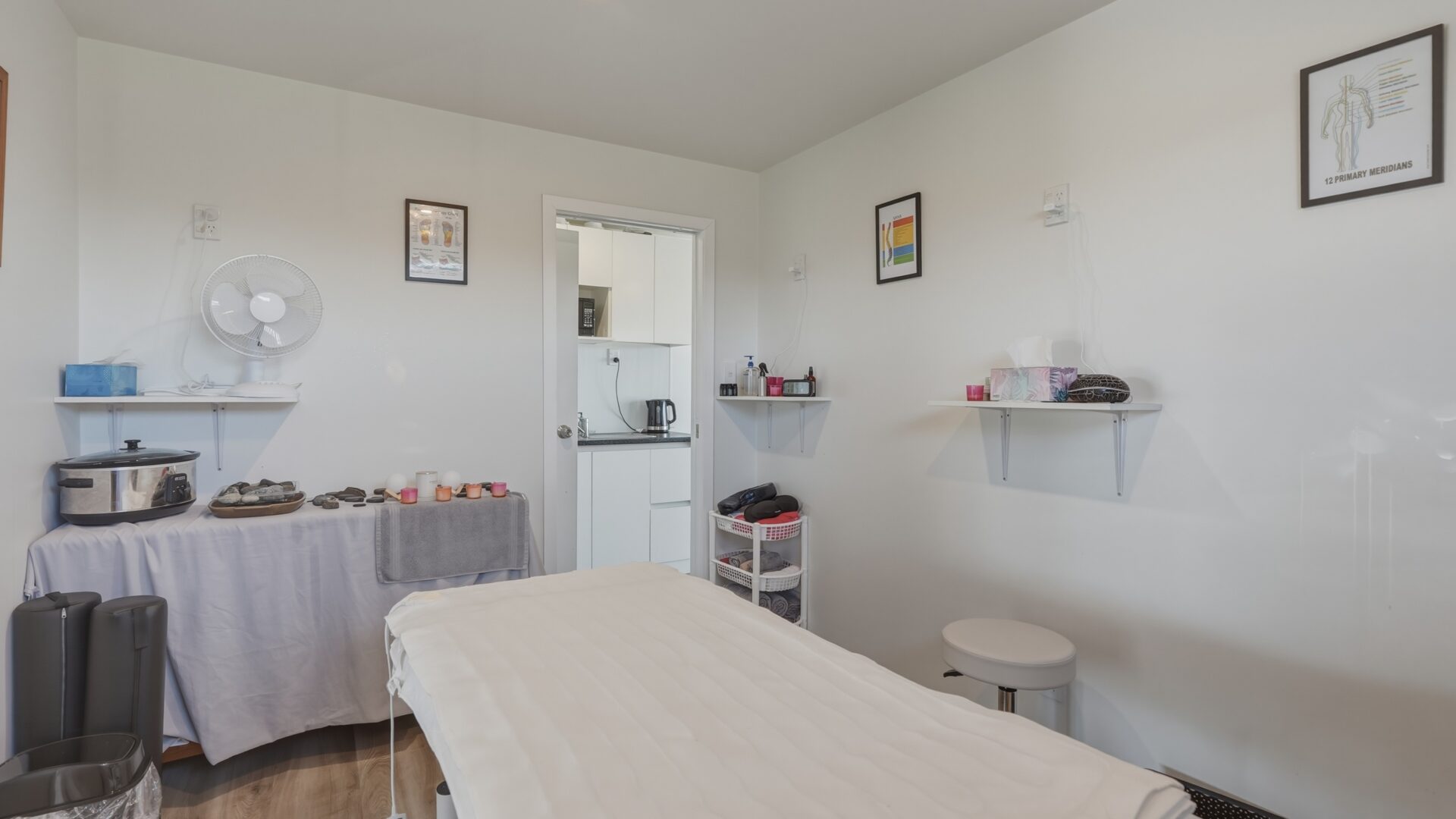 213941185__1786400455-26634-1501InlandRoadKarikariPeninsula016