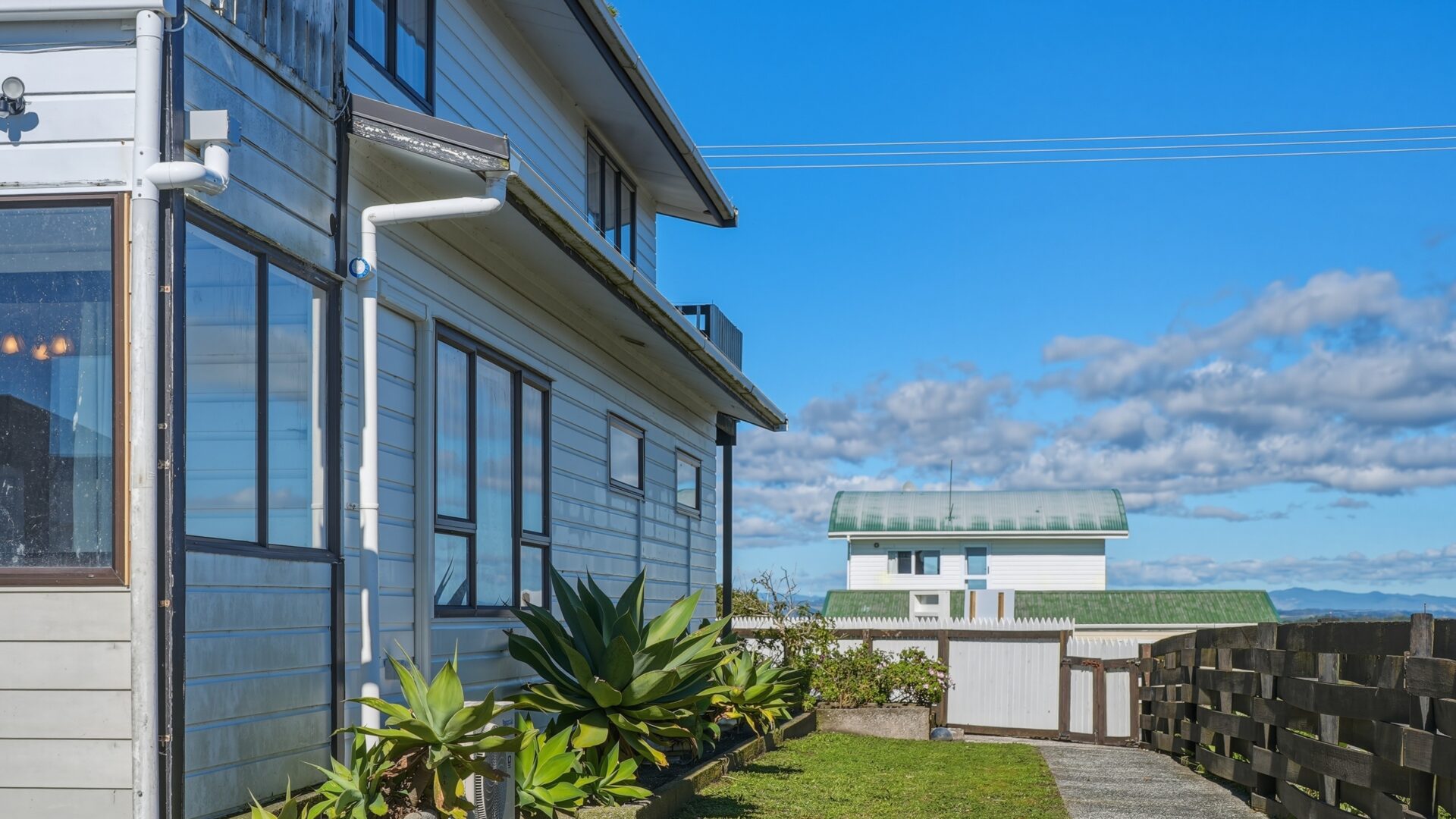 213941217__1786400471-15007-1501InlandRoadKarikariPeninsula034