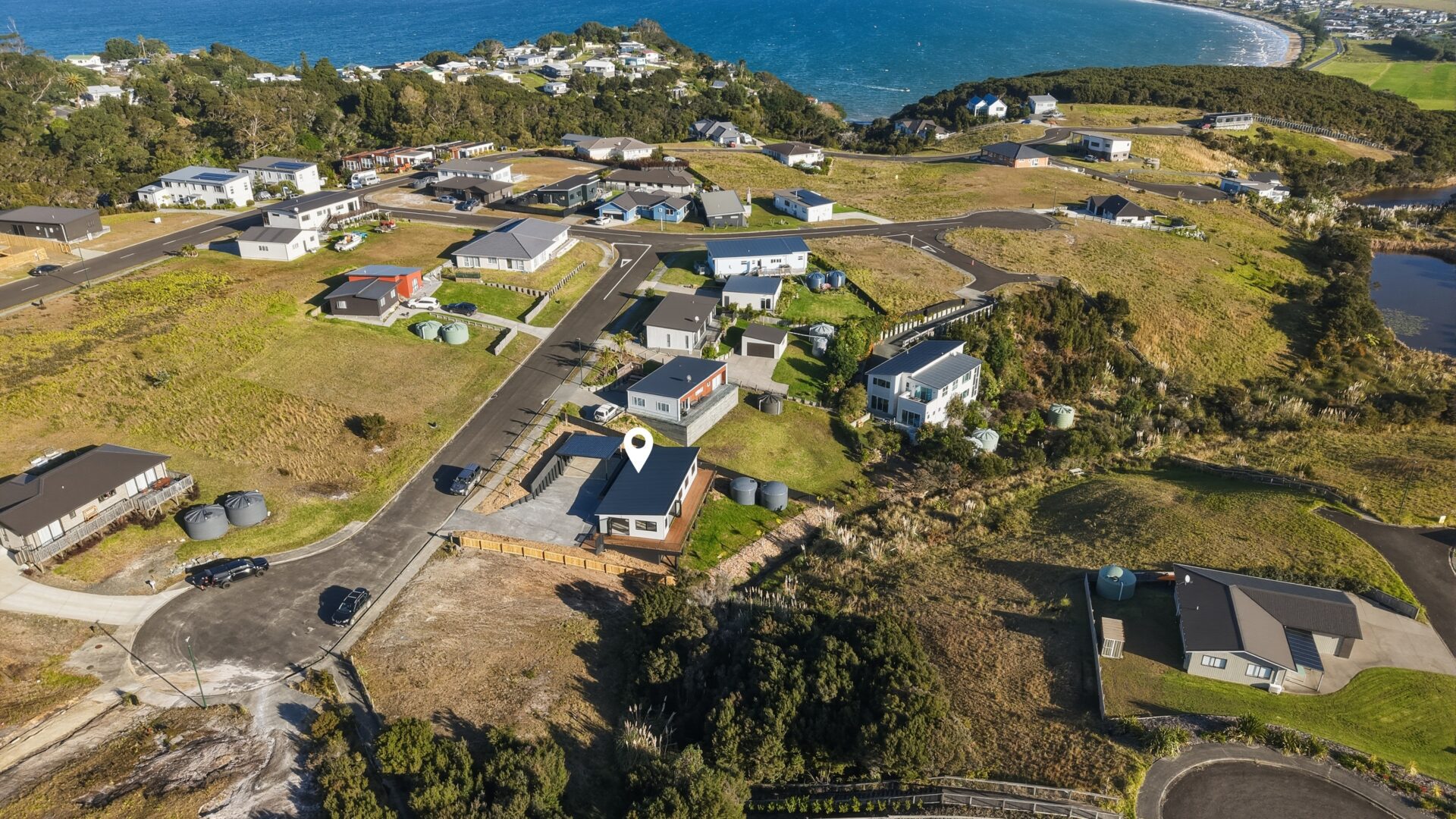 209376207__1783978941-21645-7WhitneyLaneKarikariPeninsula006
