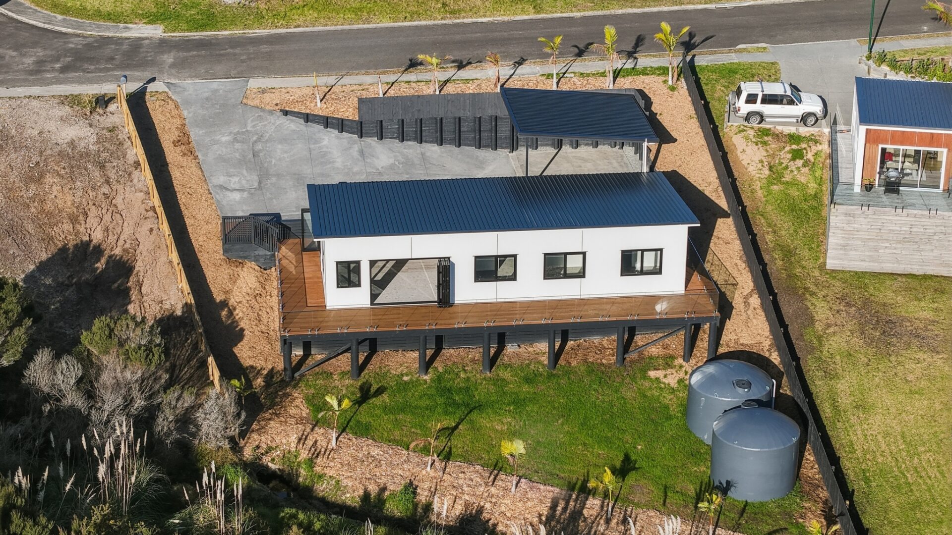 215384094__1787192189-64134-7WhitneyLaneKarikariPeninsula004