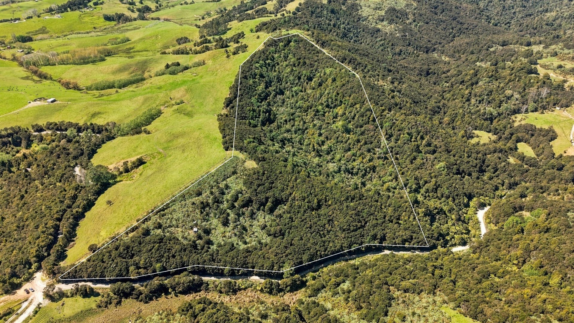 223051904__1791773229-83403-173Paranui-ToatoaRoadTaipa014.jpg