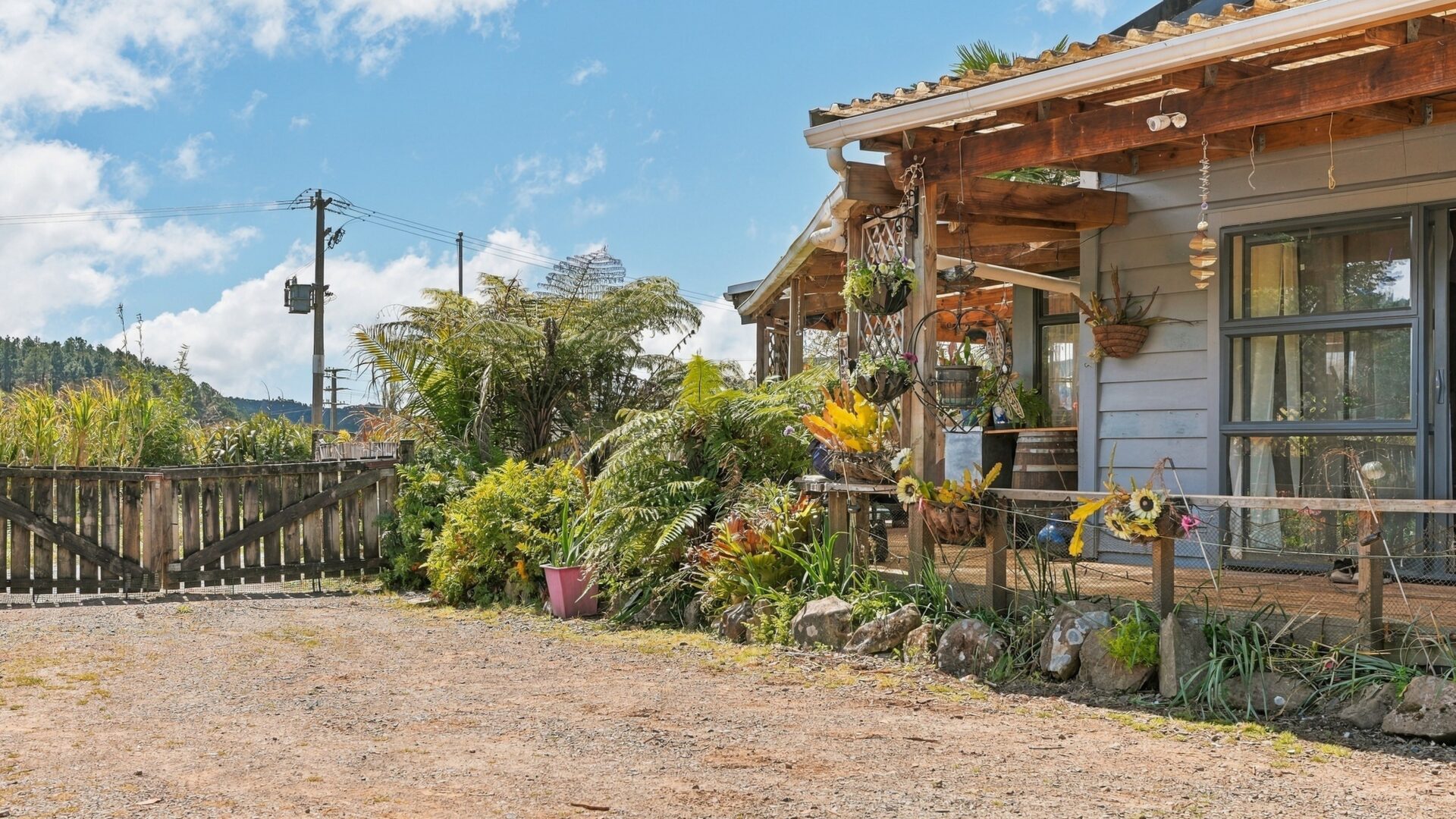 223679461__1792018034-27842-127BOmaunuRoadKaeo008.jpg